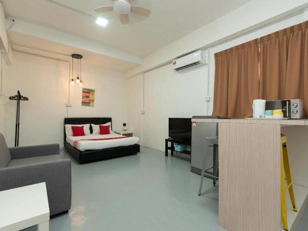 Oyo 43993 Madsuite Kota Kinabalu Exterior photo
