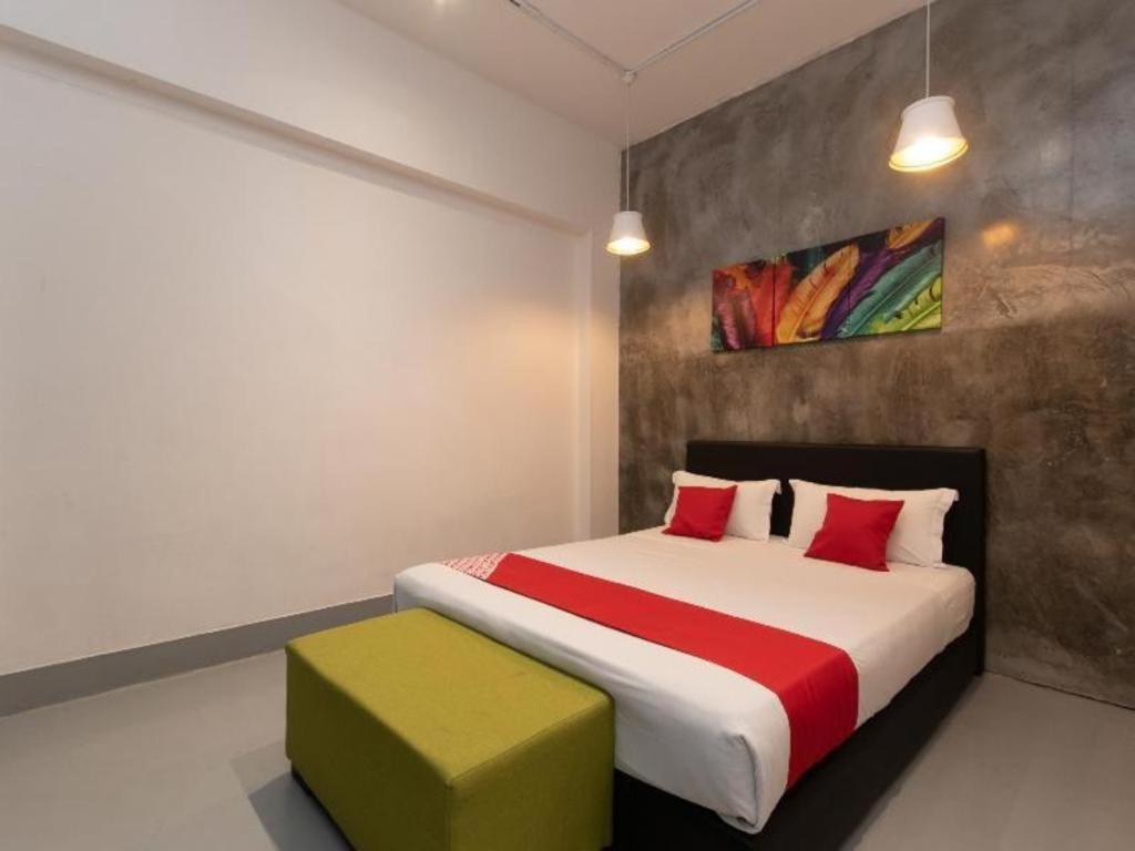 Oyo 43993 Madsuite Kota Kinabalu Exterior photo