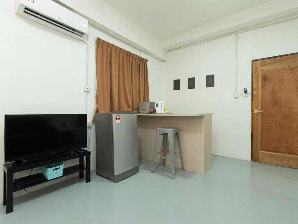 Oyo 43993 Madsuite Kota Kinabalu Exterior photo