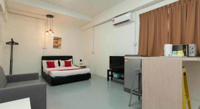 Oyo 43993 Madsuite Kota Kinabalu Exterior photo
