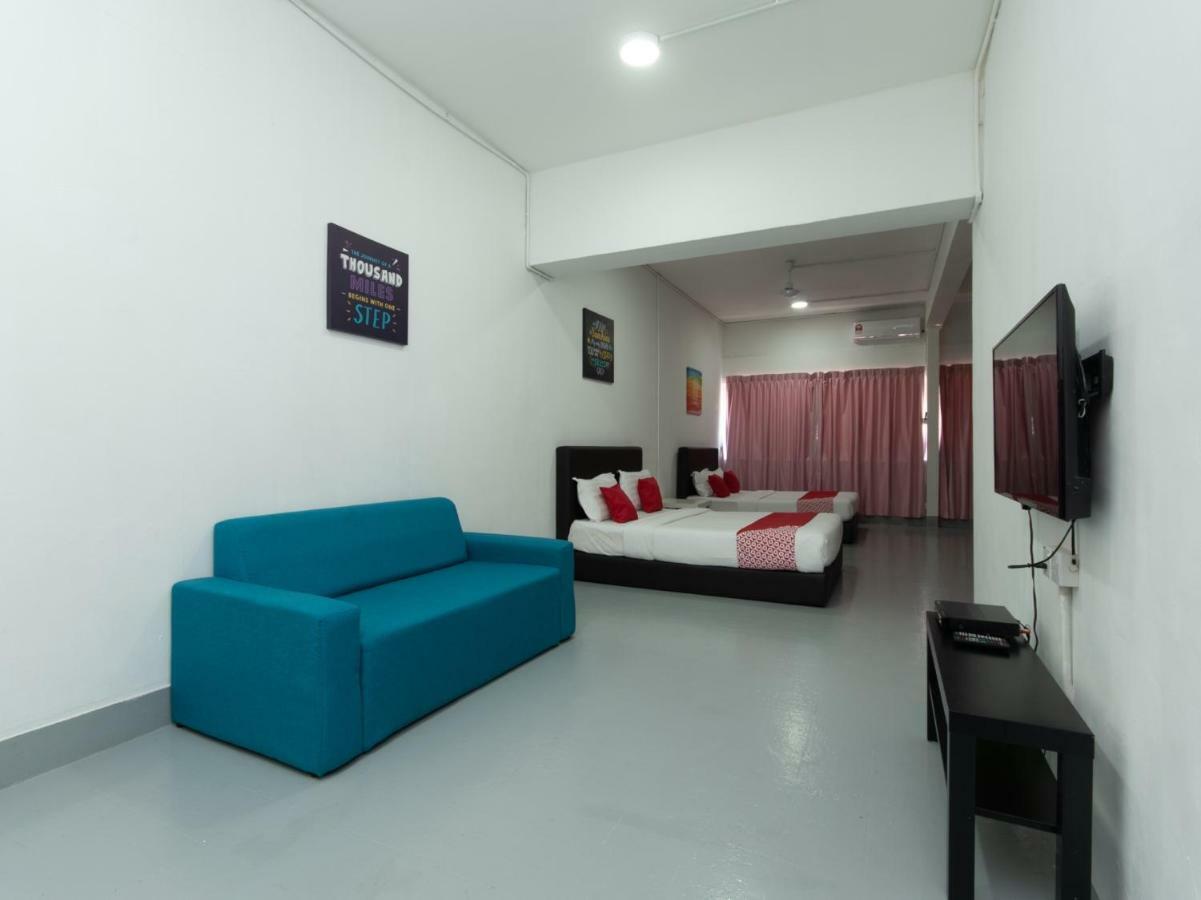 Oyo 43993 Madsuite Kota Kinabalu Exterior photo